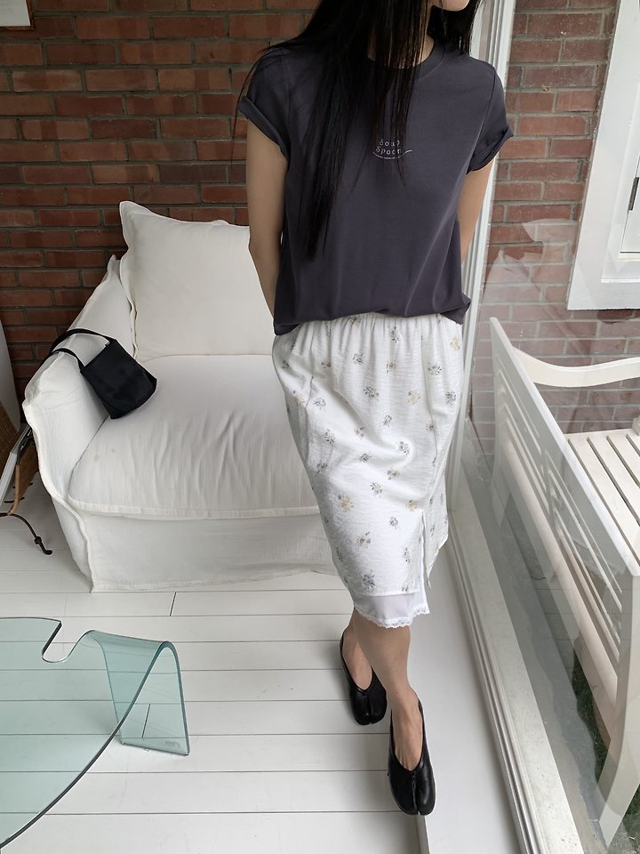 Cranae - Korean Women Fashion - #momslook - Floral Lace Banded Mini Skirt - 10