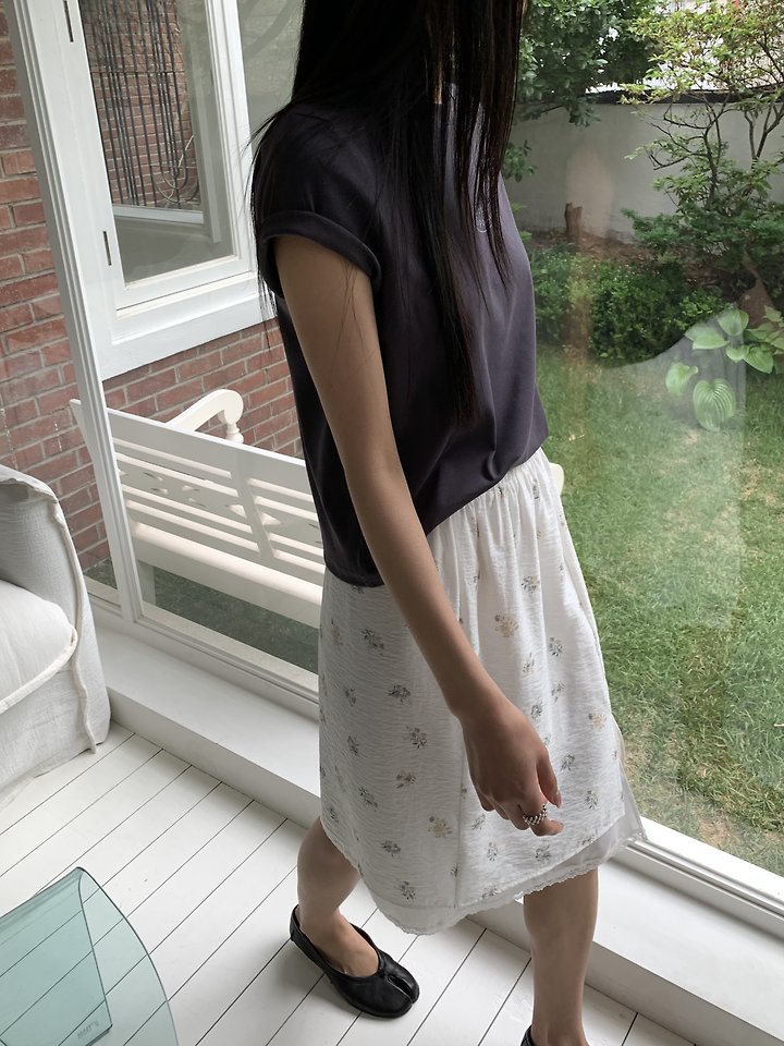 Cranae - Korean Women Fashion - #momslook - Soup Spoon Mini Logo Slim Short-Sleeve Tee - 5