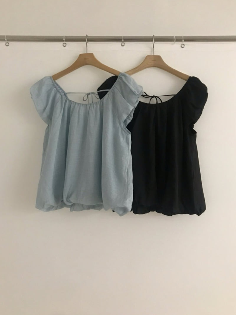 Cranae - Korean Women Fashion - #momslook - Shirred Puff Blouse