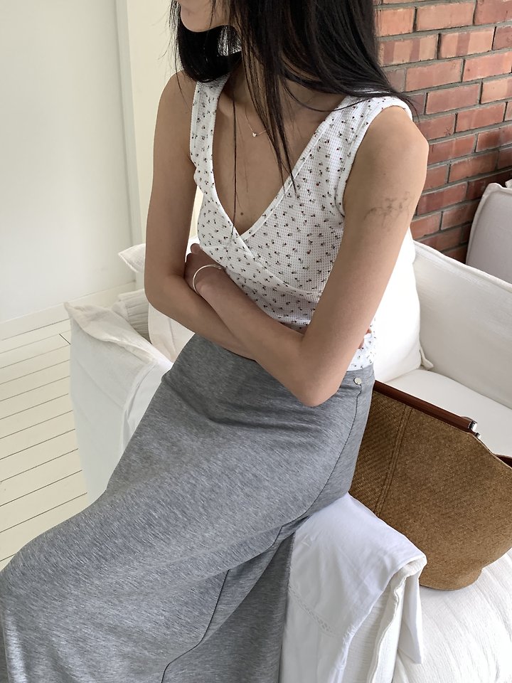 Cranae - Korean Women Fashion - #womensfashion - Wrap V-Neck Slim-Fit Sleeveless Top - 2
