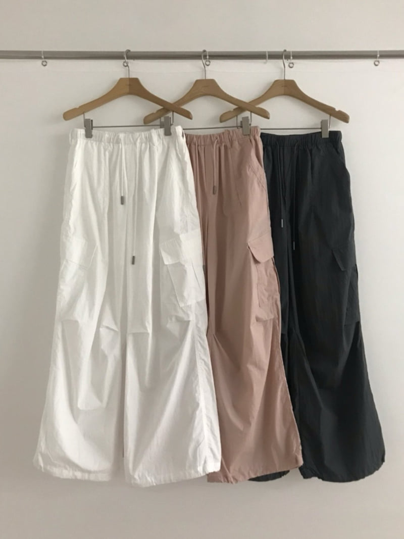 Cranae - Korean Women Fashion - #womensfashion - Crisp Cargo Pants
