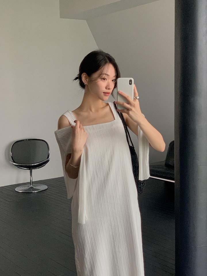 Dress Room - Korean Women Fashion - #restrostyle - Lina Square-Neck One-piece - 5