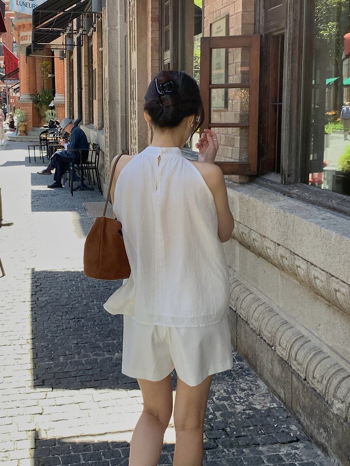 Dress Room - Korean Women Fashion - #vintagekidsstyle - Halter-Neck Linen Blouse - 11