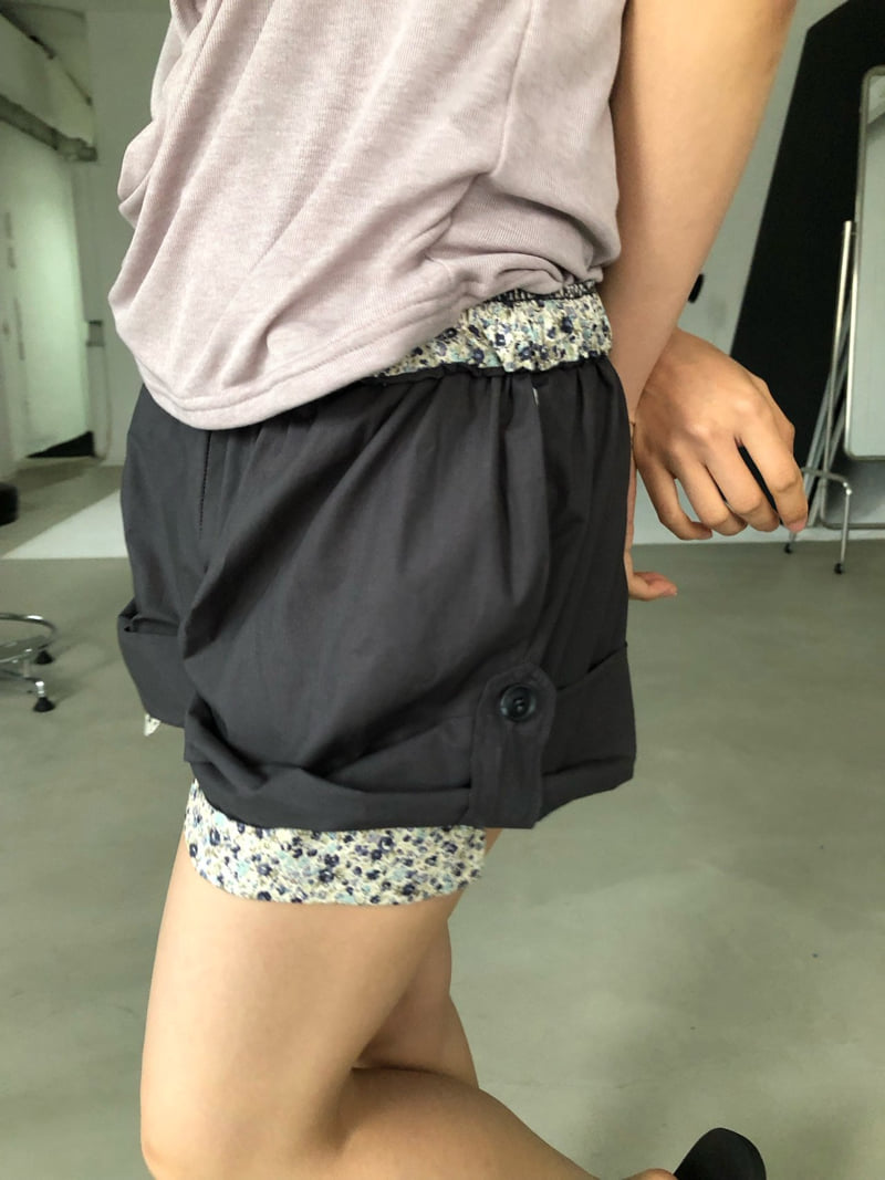 Flash - Korean Women Fashion - #momslook - Rolled-Hem Shorts - 8