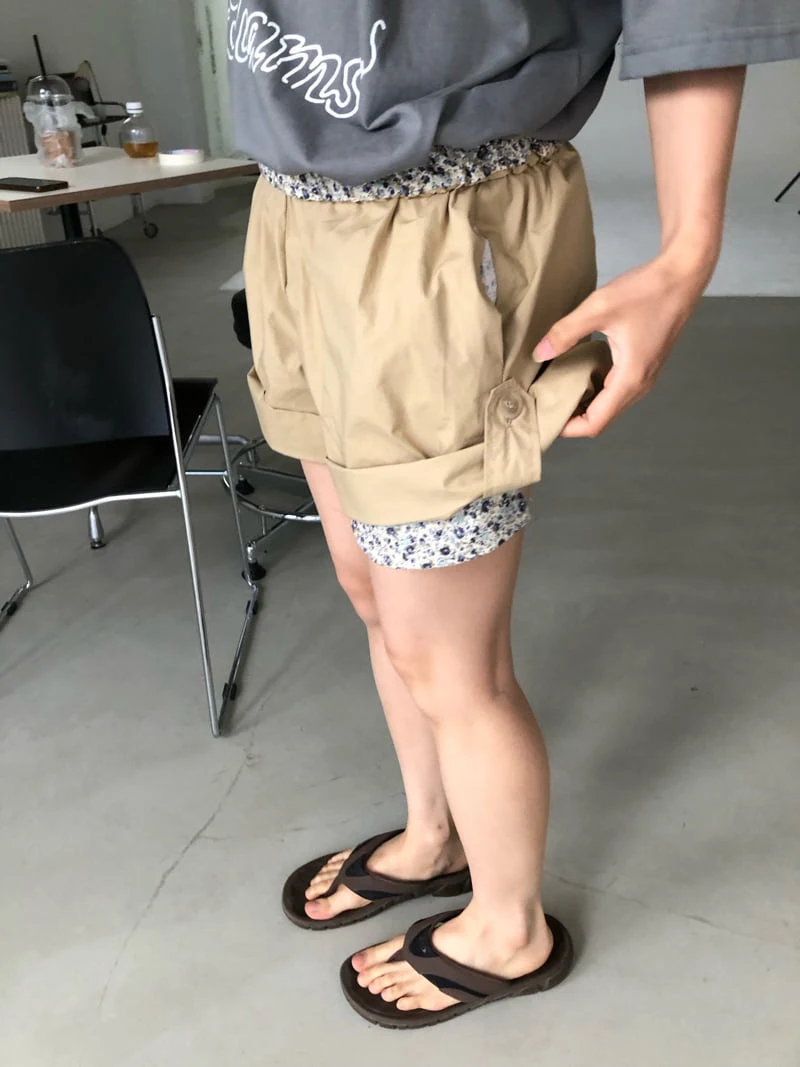 Flash - Korean Women Fashion - #thelittlethings - Rolled-Hem Shorts - 3