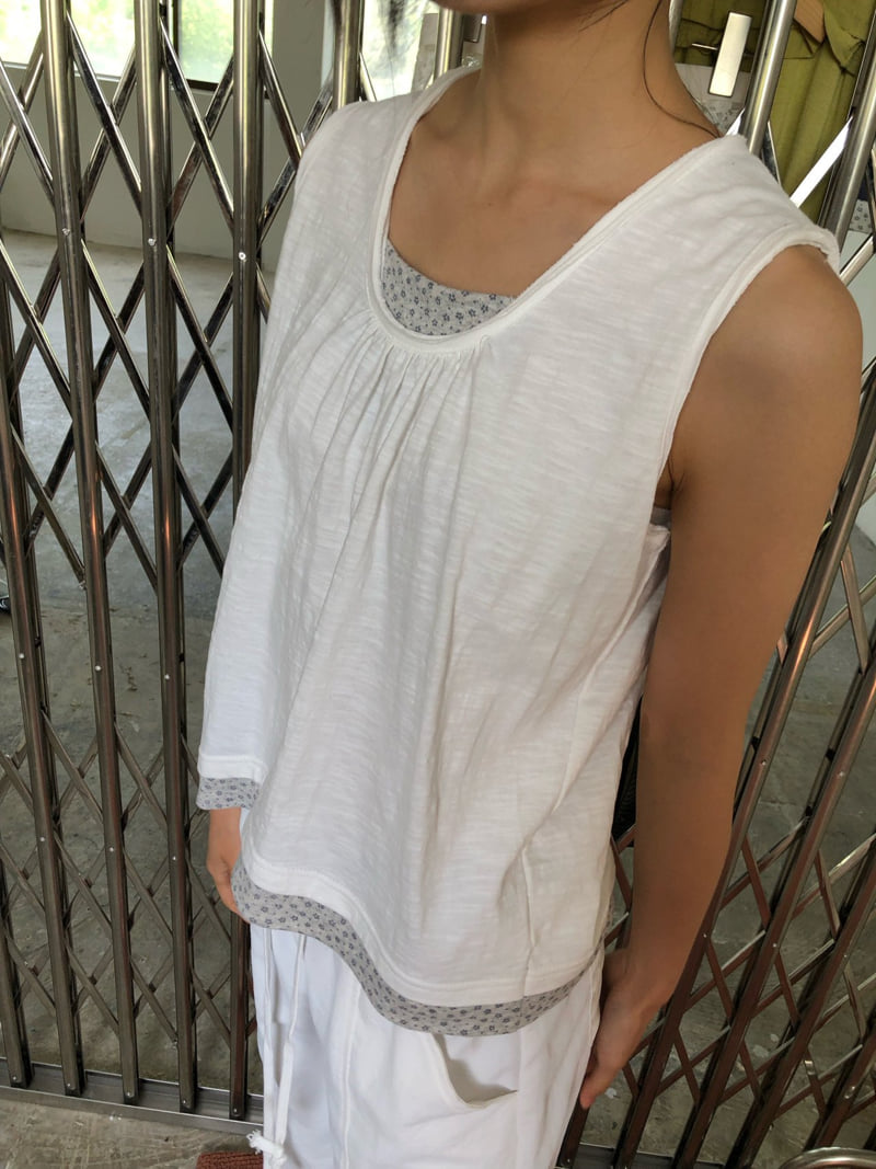 Flash - Korean Women Fashion - #vintagekidsstyle - Harmony Sleeveless Top - 10