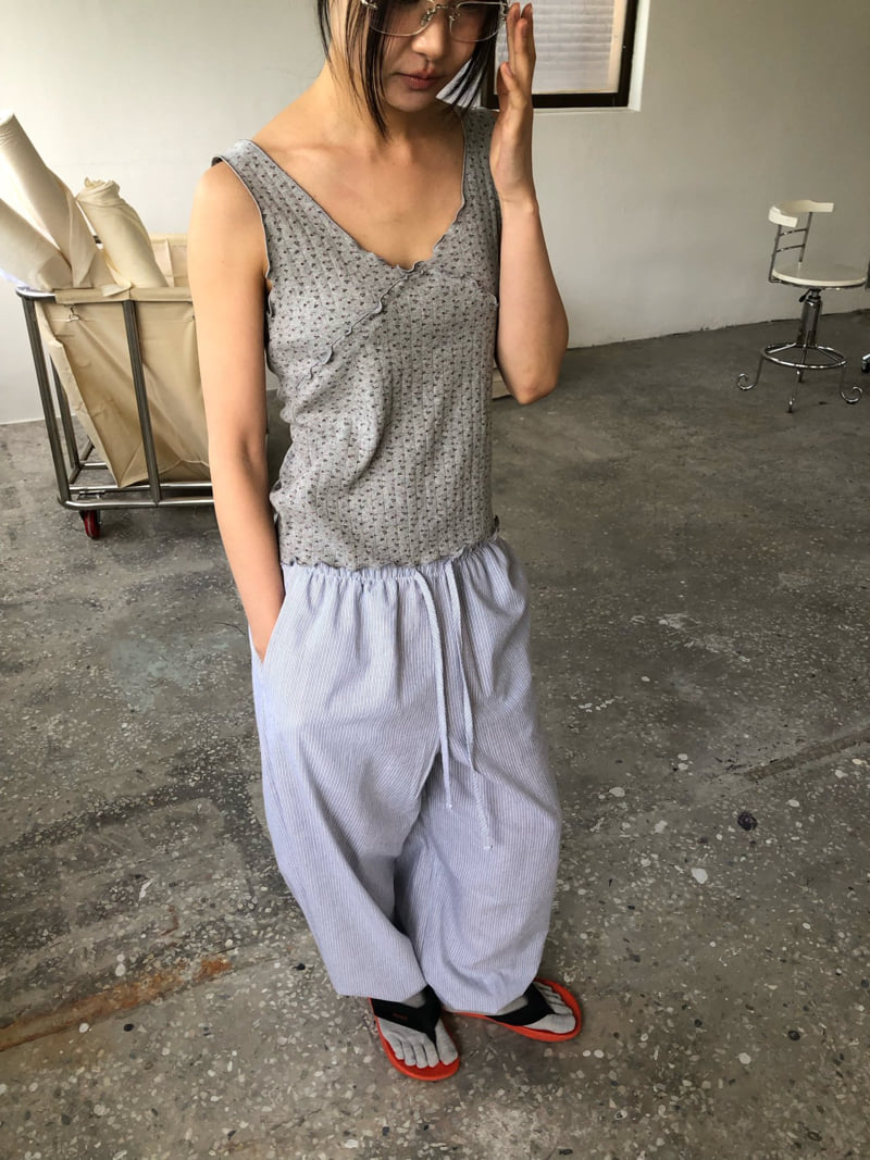 Flash - Korean Women Fashion - #womensfashion - Molly Sleeveless Top - 7