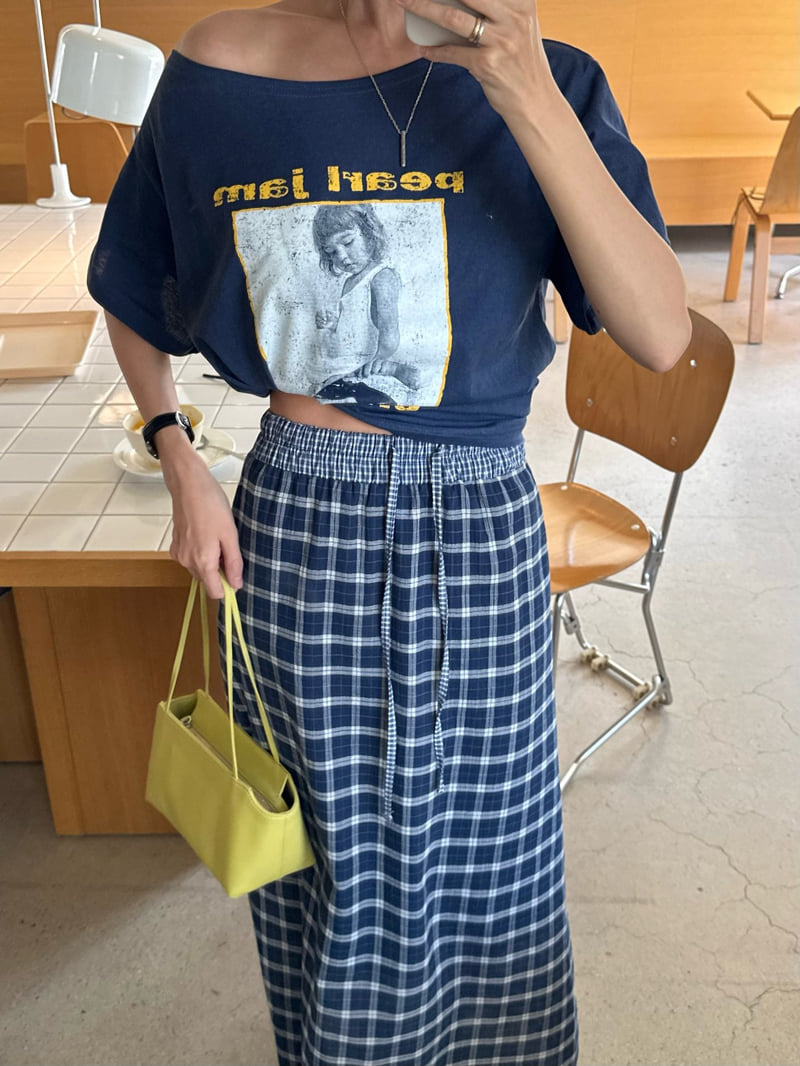 Heil - Korean Women Fashion - #thelittlethings - Pigment Baby One-Shoulder Tee - 4