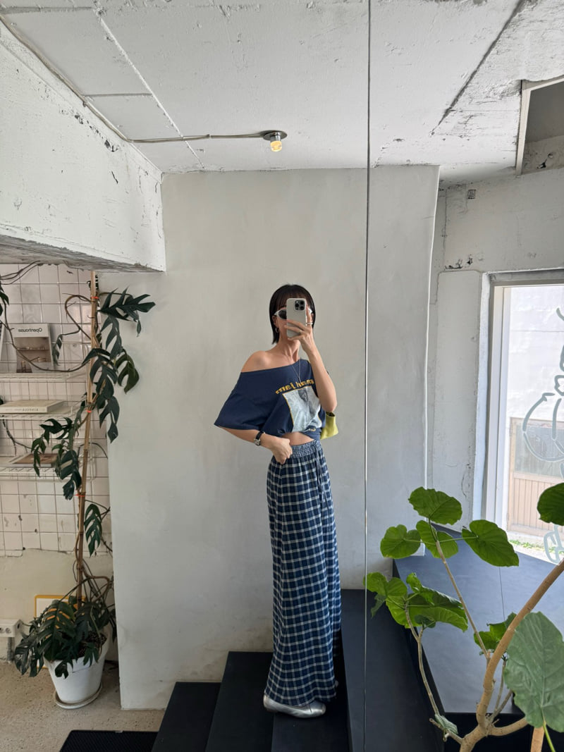Heil - Korean Women Fashion - #momslook - Pigment Baby One-Shoulder Tee - 8