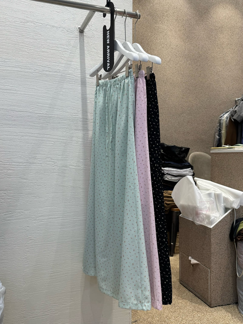Heil - Korean Women Fashion - #momslook - Flower Maxi Skirt