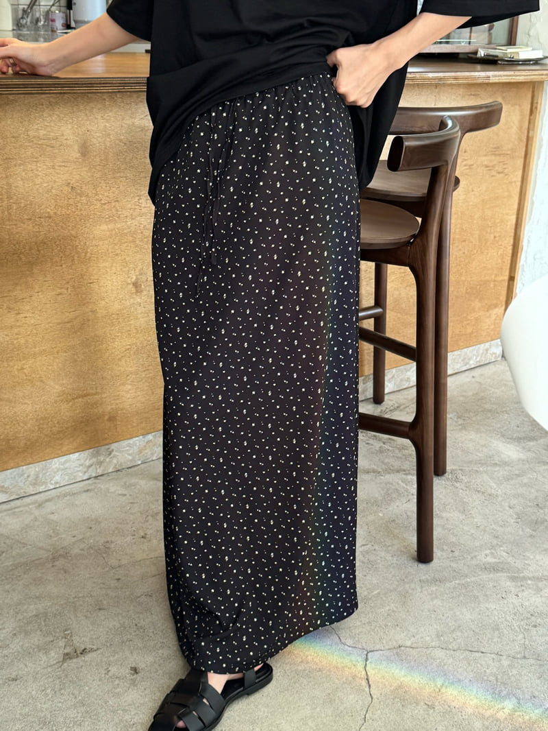 Heil - Korean Women Fashion - #momslook - Flower Maxi Skirt - 5