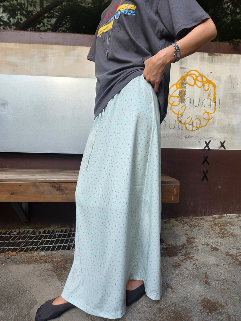 Heil - Korean Women Fashion - #momslook - Flower Maxi Skirt - 9