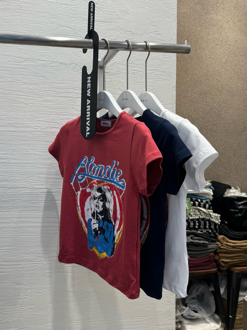 Heil - Korean Women Fashion - #shopsmall - Heart Singer Tee - 3