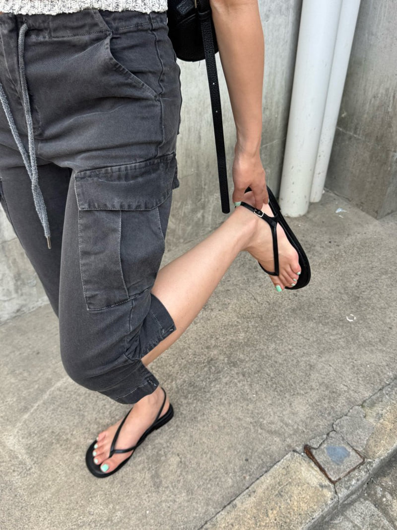 Heil - Korean Women Fashion - #womensfashion - Pigment Capri Pants - 3