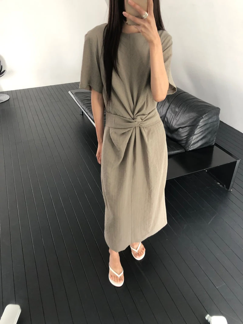 Heize - Korean Women Fashion - #momslook - Twist Detail One-piece - 7