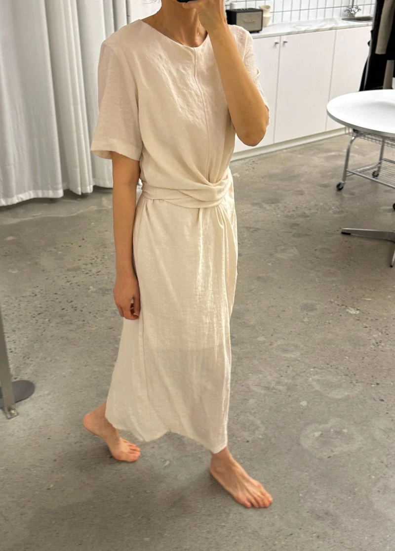 Heize - Korean Women Fashion - #momslook - Twist Detail One-piece - 9