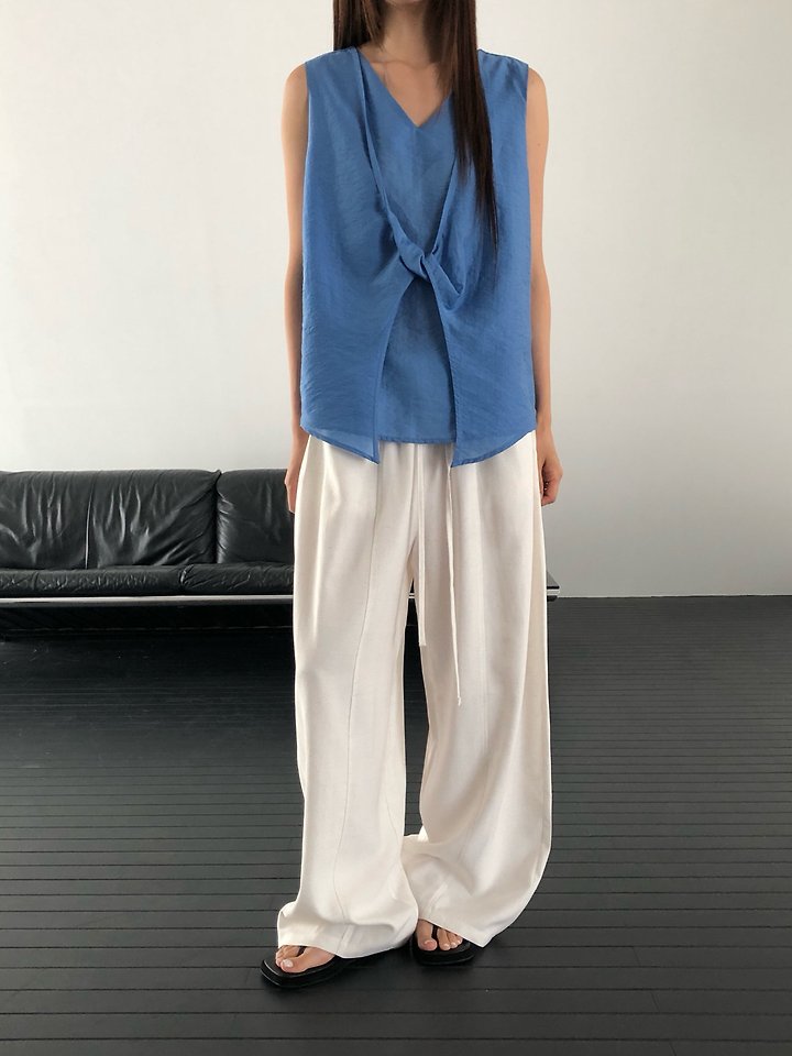 Heize - Korean Women Fashion - #momslook - Twist Detail Sleeveless Blouse - 2