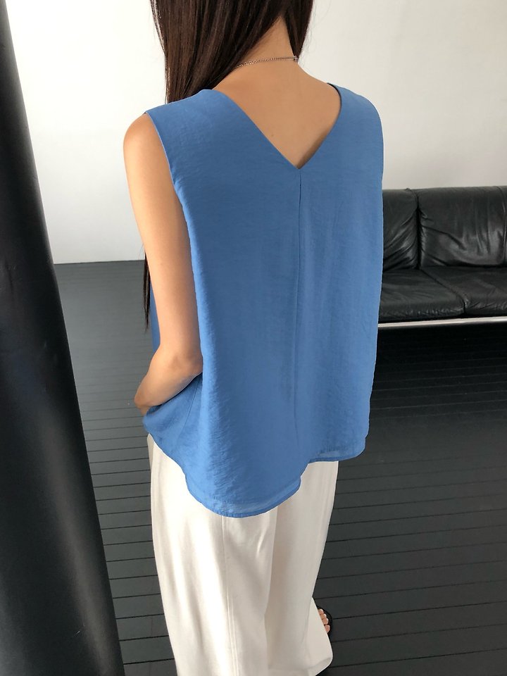 Heize - Korean Women Fashion - #womensfashion - Twist Detail Sleeveless Blouse - 4