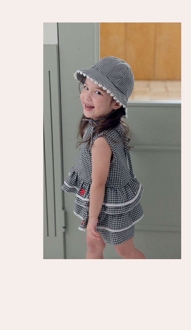 Kikimora - Korean Children Fashion - #fashionkids - Strawberry Check Shorts - 8