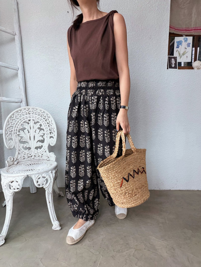 Lagrass - Korean Women Fashion - #momslook - Twist Sleeveless Top - 8