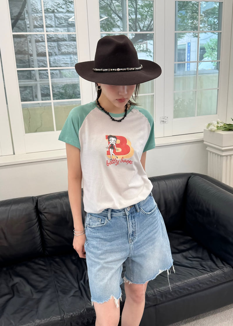 Le Etoile - Korean Women Fashion - #momslook - Betina Graphic Tee