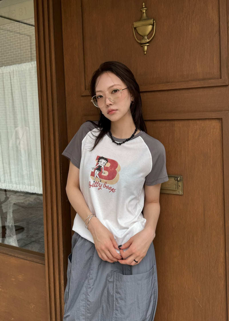 Le Etoile - Korean Women Fashion - #momslook - Betina Graphic Tee - 10