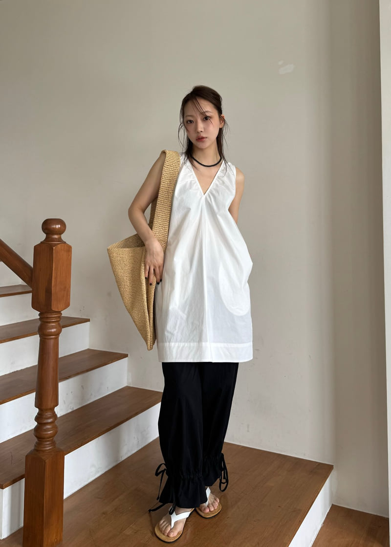 Le Etoile - Korean Women Fashion - #momslook - V-Neck Sleeveless Dress