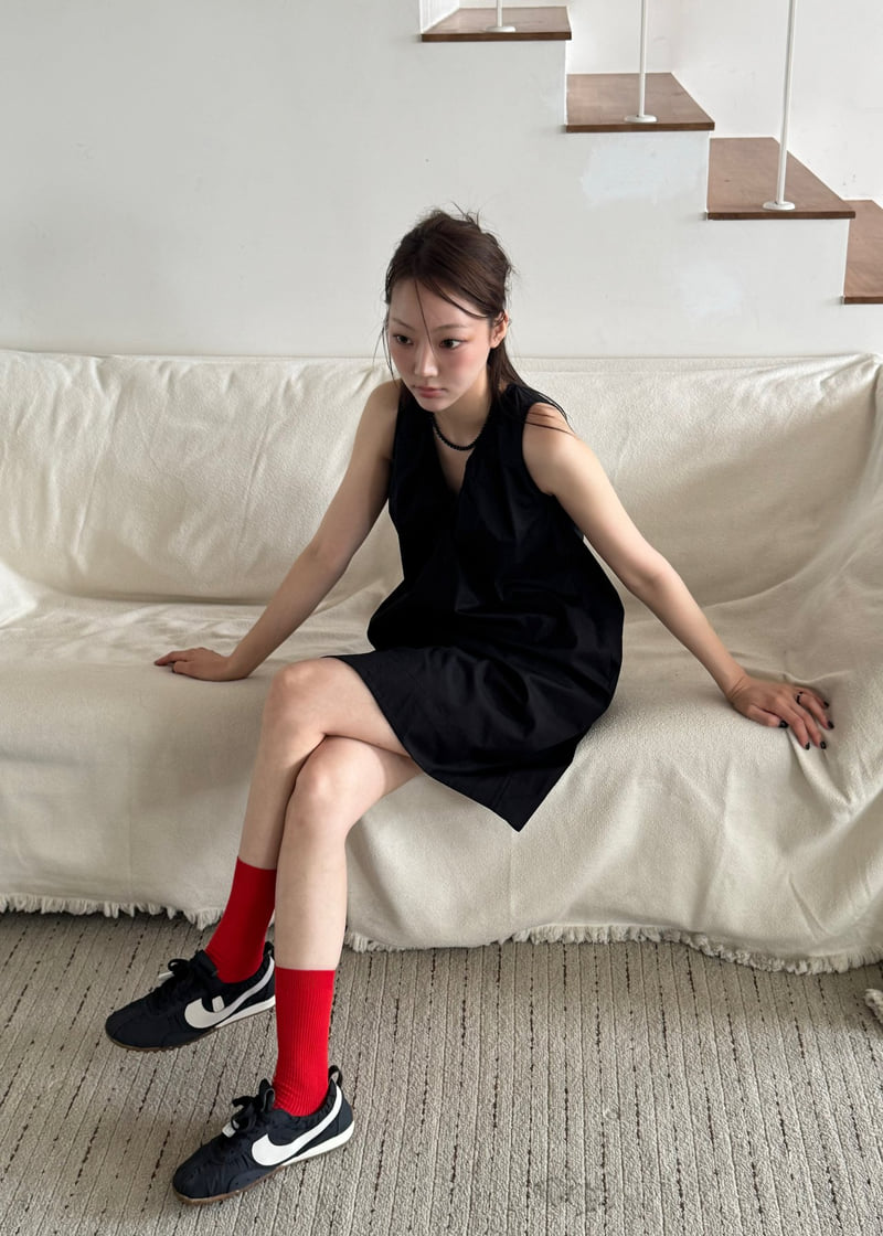 Le Etoile - Korean Women Fashion - #momslook - V-Neck Sleeveless Dress - 3