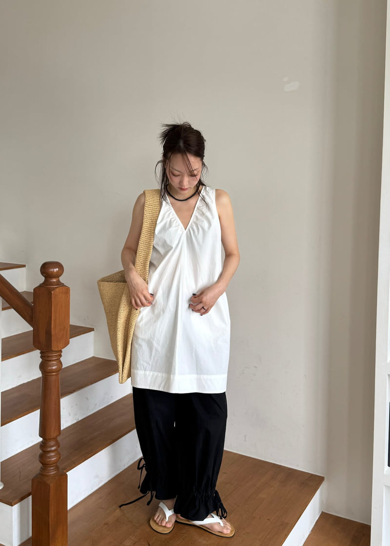 Le Etoile - Korean Women Fashion - #momslook - V-Neck Sleeveless Dress - 5