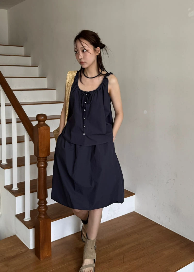 Le Etoile - Korean Women Fashion - #pursuepretty - Sleeveless Blouse - 2