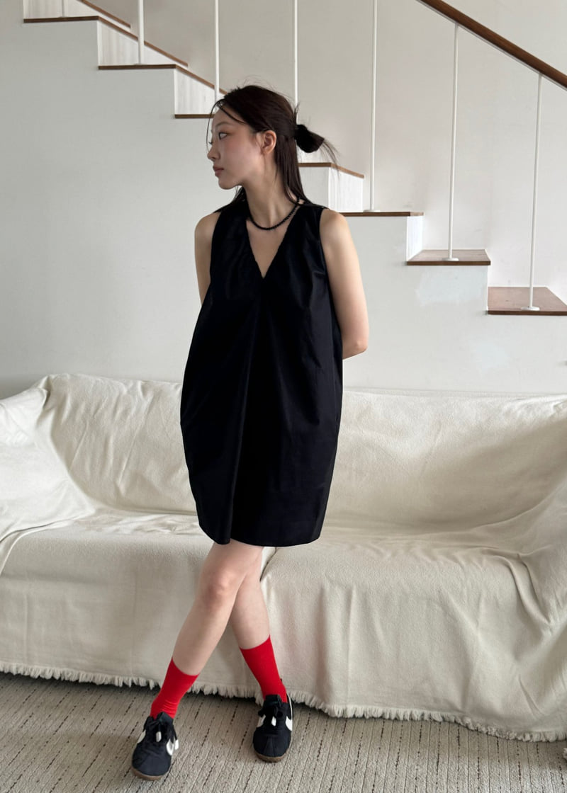 Le Etoile - Korean Women Fashion - #vintagekidsstyle - V-Neck Sleeveless Dress - 8