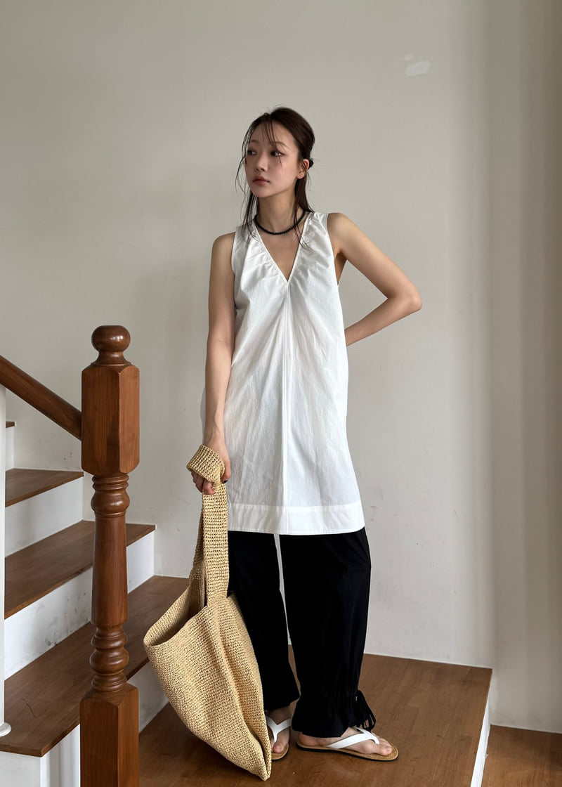 Le Etoile - Korean Women Fashion - #womensfashion - V-Neck Sleeveless Dress - 2
