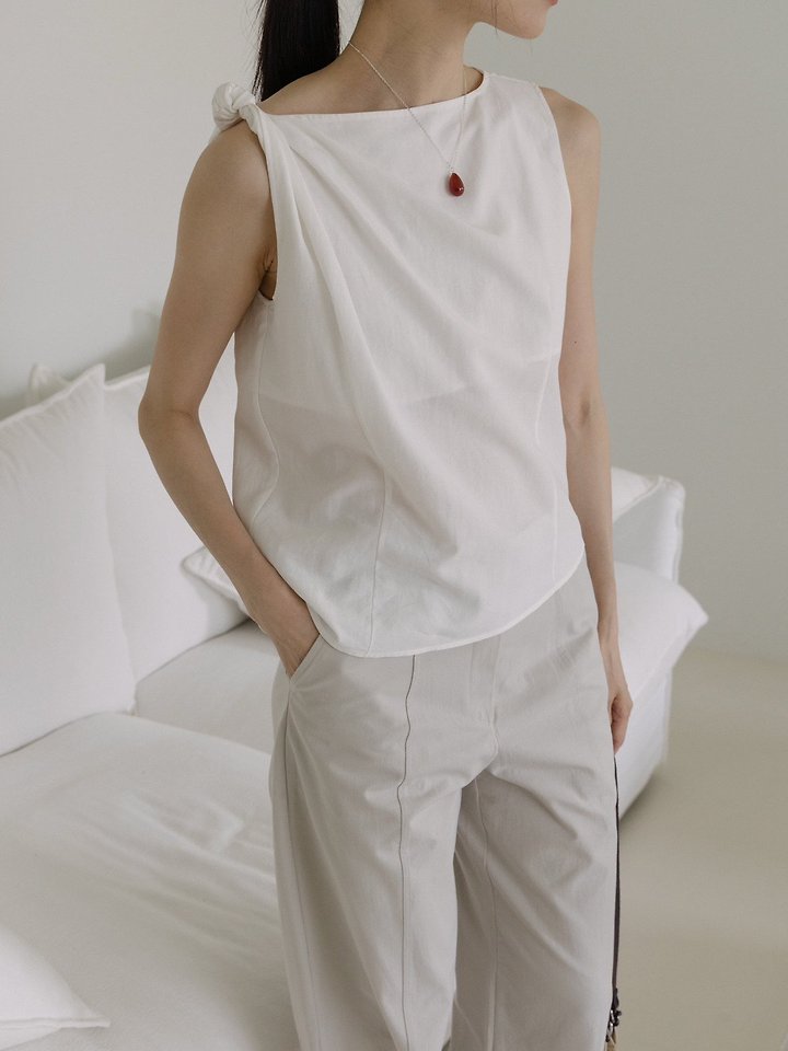 Lenoii - Korean Women Fashion - #womensfashion - Lily Asymmetric Twist Blouse - 4