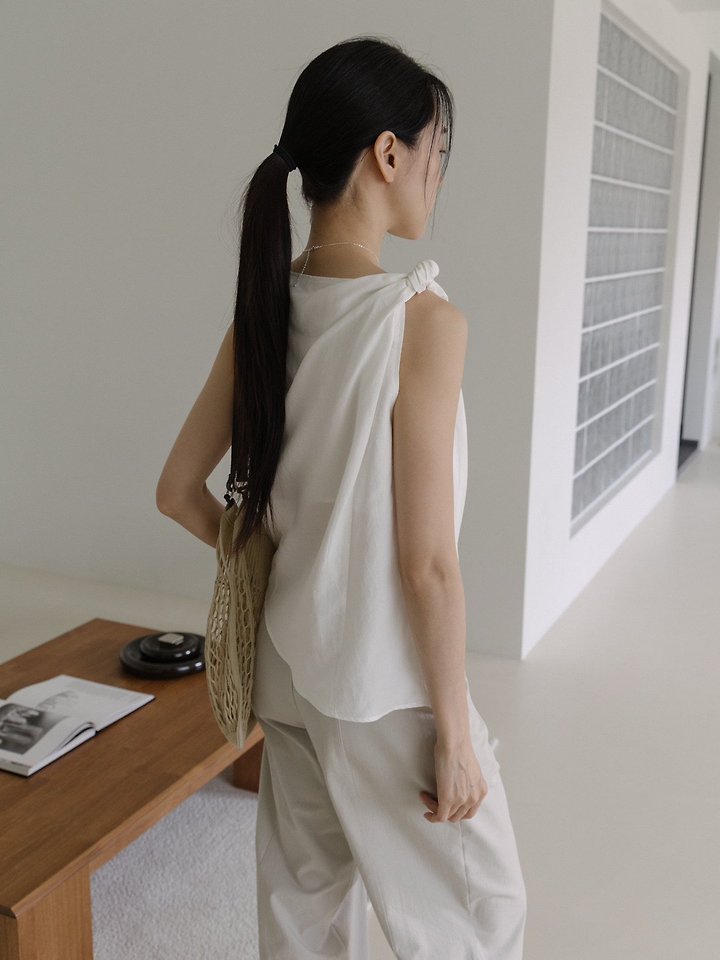 Lenoii - Korean Women Fashion - #momslook - Lily Asymmetric Twist Blouse - 6