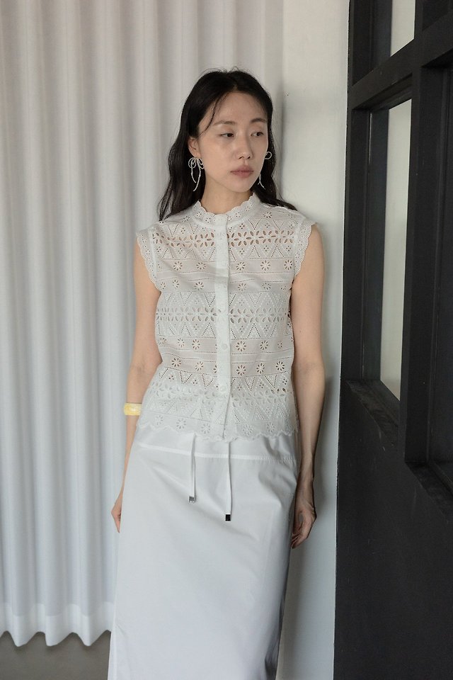 Lenoii - Korean Women Fashion - #momslook - Elin Eyelet Sleeveless Blouse - 12