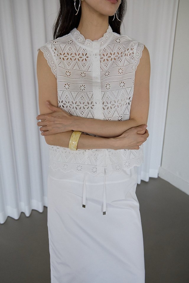 Lenoii - Korean Women Fashion - #womensfashion - Elin Eyelet Sleeveless Blouse - 4