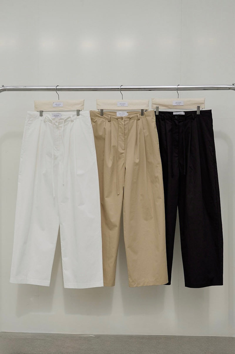 Lenoii - Korean Women Fashion - #momslook - Rookie Tuck Strap Cotton Pants