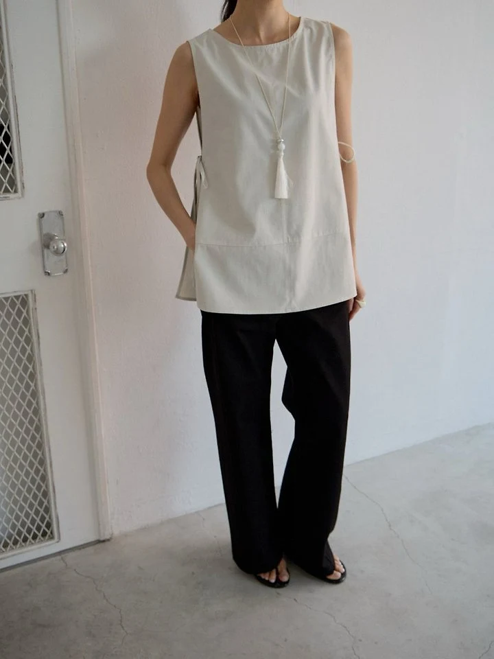 Lenoii - Korean Women Fashion - #momslook - Root Side Strap Sleeveless Top - 5