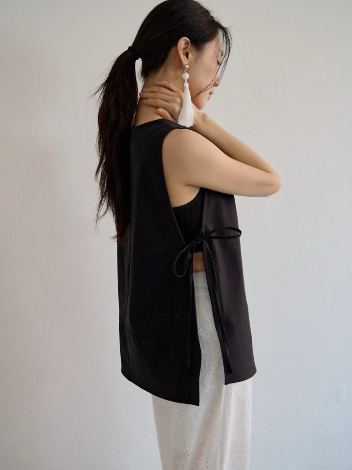 Lenoii - Korean Women Fashion - #romanticstyle - Root Side Strap Sleeveless Top - 11