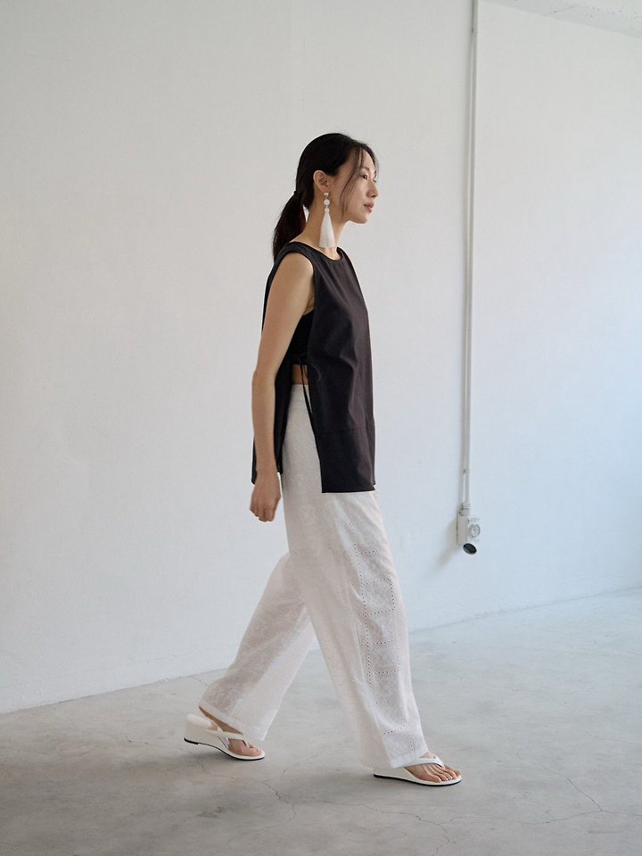Lenoii - Korean Women Fashion - #shopsmall - Root Side Strap Sleeveless Top - 12