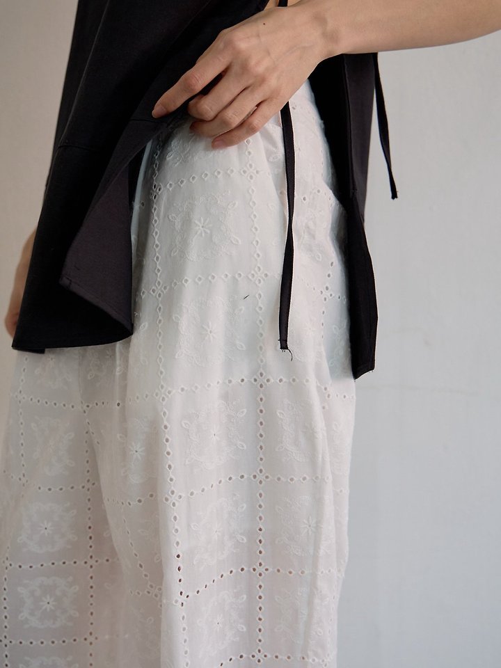 Lenoii - Korean Women Fashion - #shopsmall - Cotton Eyelet Pants - 11