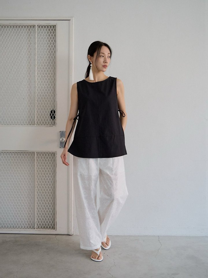 Lenoii - Korean Women Fashion - #vintageinspired - Root Side Strap Sleeveless Top - 7