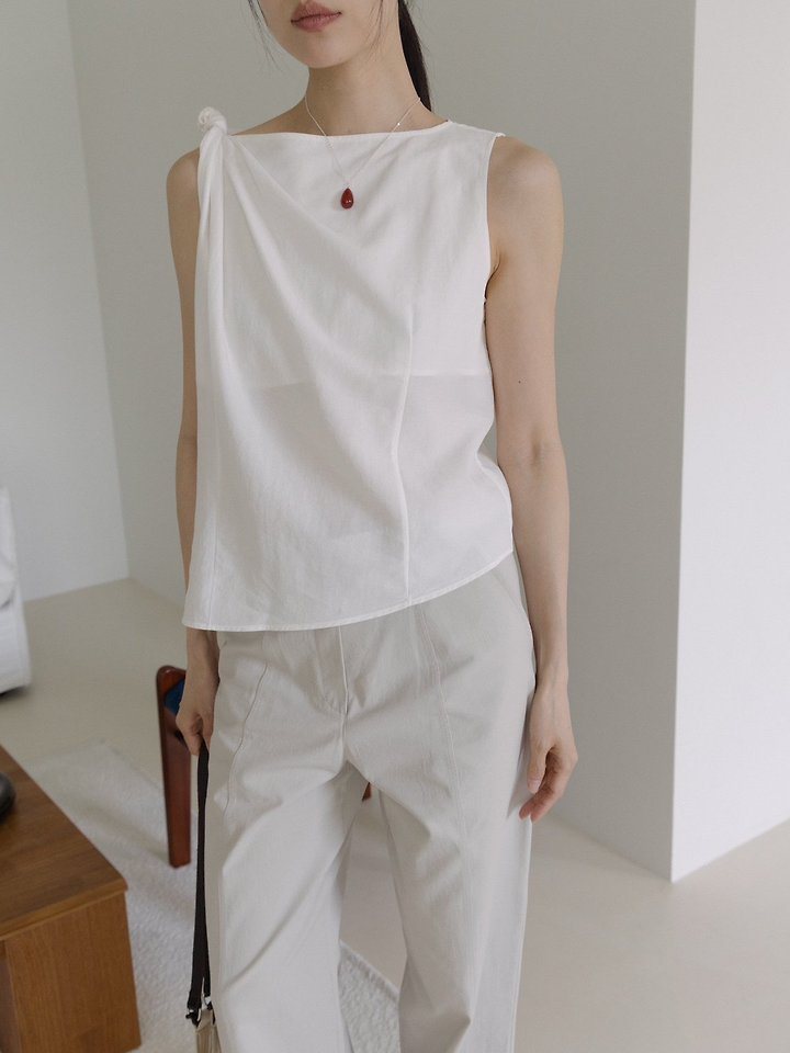 Lenoii - Korean Women Fashion - #womensfashion - Lily Asymmetric Twist Blouse - 3