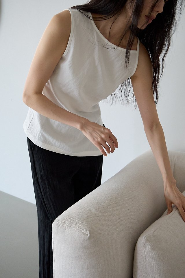 Lenoii - Korean Women Fashion - #momslook - Lime Asymmetrical Sleeveless Blouse - 4