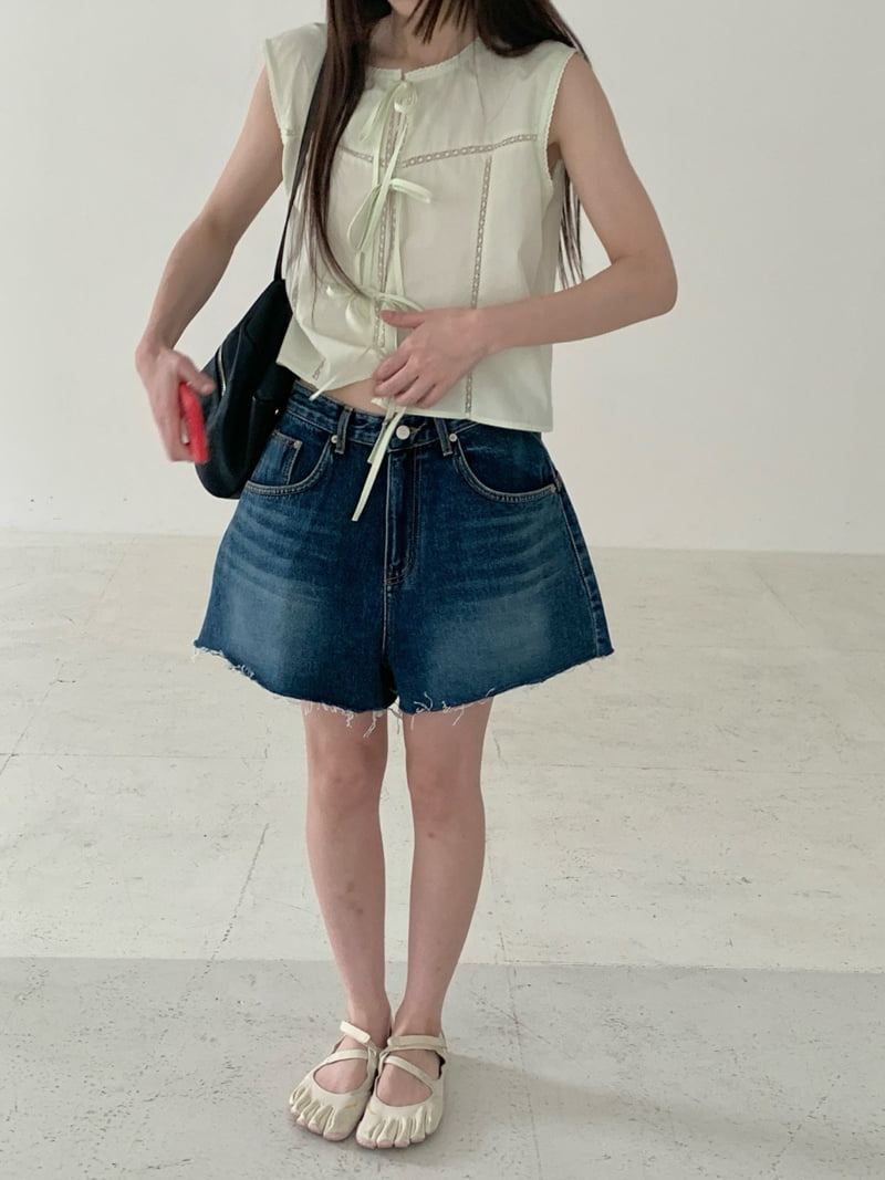 Logarden - Korean Women Fashion - #momslook - Scott Short Denim Pants - 2