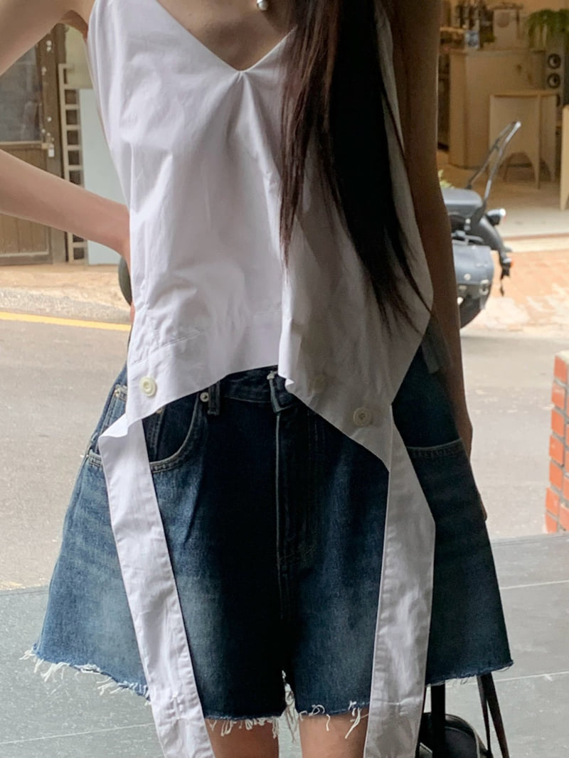 Logarden - Korean Women Fashion - #momslook - Roy Sleeveless Top - 12