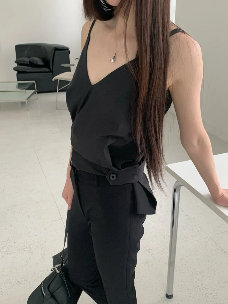 Logarden - Korean Women Fashion - #pursuepretty - Roy Sleeveless Top - 6