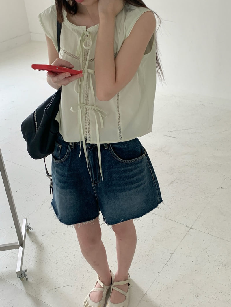 Logarden - Korean Women Fashion - #vintageinspired - Scott Short Denim Pants - 5