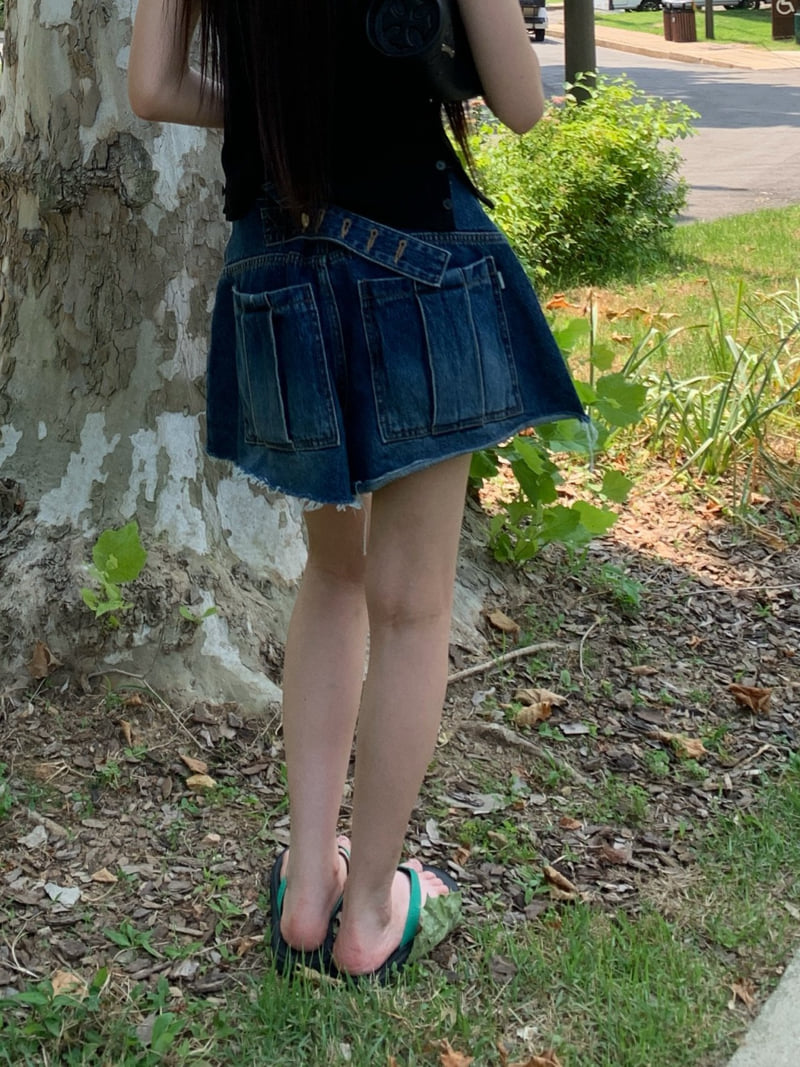 Logarden - Korean Women Fashion - #vintagekidsstyle - Scott Short Denim Pants - 6
