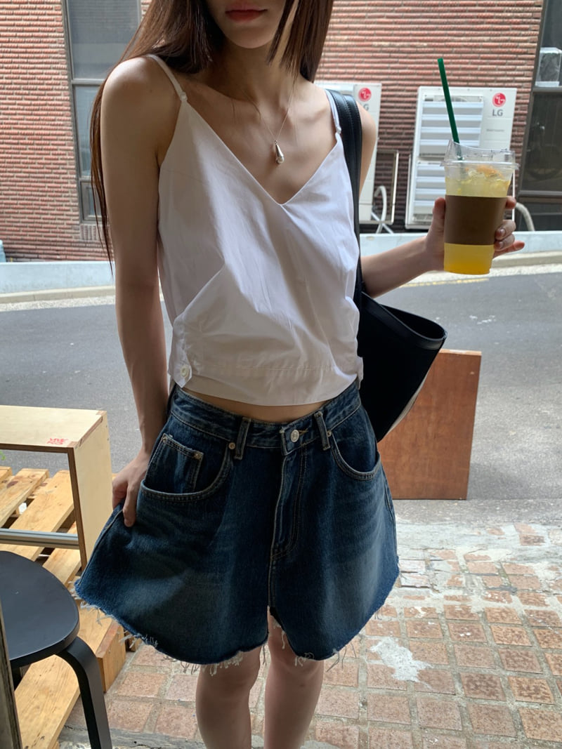 Logarden - Korean Women Fashion - #vintagekidsstyle - Roy Sleeveless Top - 5